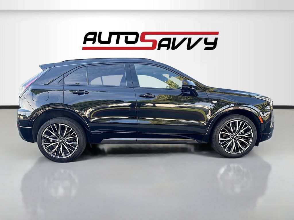 Used 2024 Cadillac XT4 Sport w/ Cold Weather Package AWD/4WD image 8