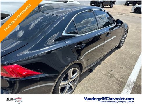 Used 2017 Lexus IS 200t w/ Premium Package RWD image 7