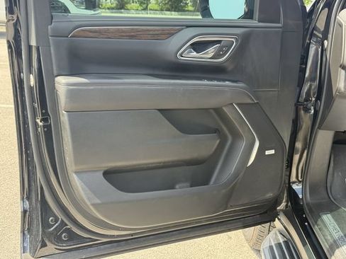 Used 2024 Chevrolet Tahoe Premier AWD/4WD image 32