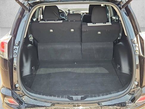 Used 2016 Toyota RAV4 XLE AWD/4WD image 6