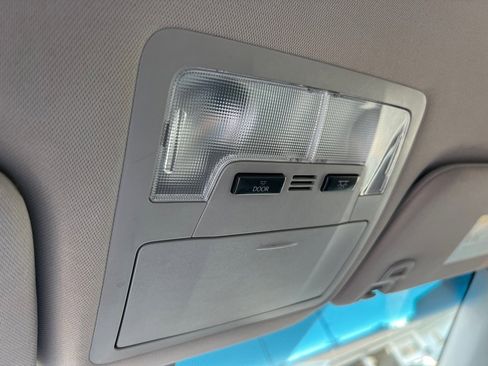 Used 2013 Toyota Avalon image 34