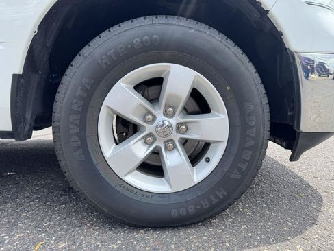 Used 2019 RAM 1500 Classic SLT AWD/4WD image 9