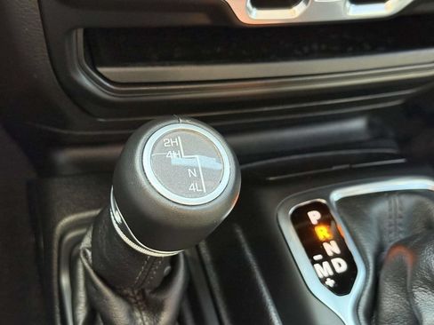 Used 2021 Jeep Wrangler Unlimited Sahara AWD/4WD image 29