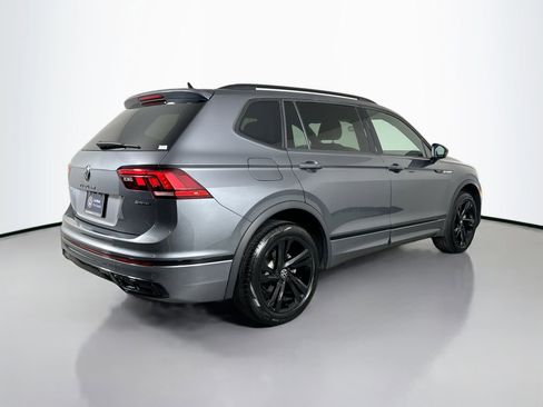 Certified 2024 Volkswagen Tiguan SE R-Line image 5