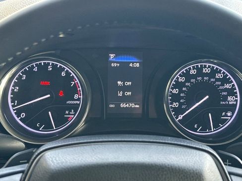 Used 2020 Toyota Camry SE image 25