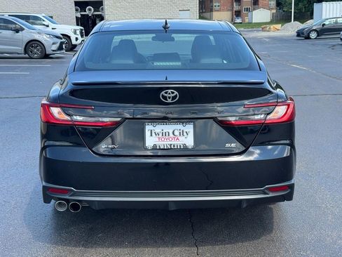 Used 2025 Toyota Camry SE FWD image 7