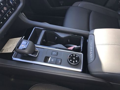 New 2026 Nissan Pathfinder SL image 20