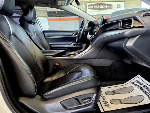 Used 2021 Toyota Camry XSE w/ Carpet Mat Package (TMS) image 34