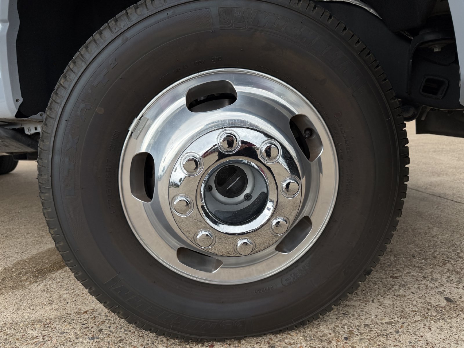 Used 2024 Ford F350 Platinum AWD/4WD image 10