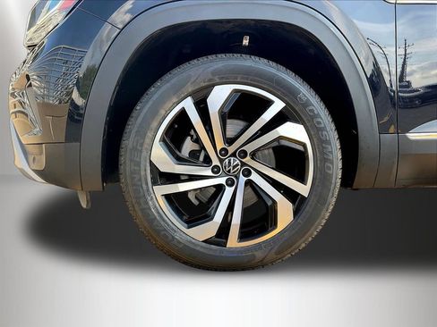 Used 2023 Volkswagen Atlas Cross Sport SEL AWD/4WD image 33