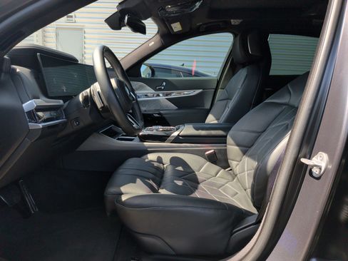 Used 2023 BMW 760i xDrive AWD/4WD image 15