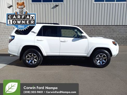 Used 2022 Toyota 4Runner TRD Off-Road Premium image 2