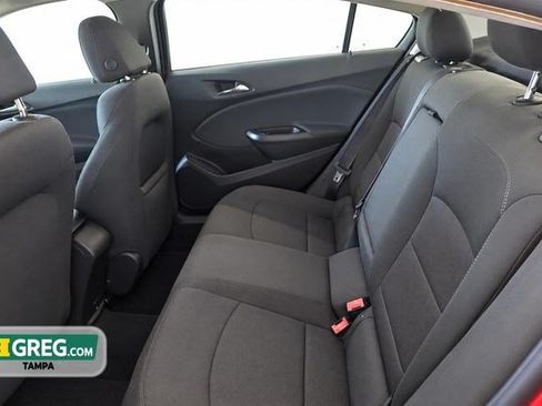 Used 2017 Chevrolet Cruze LT w/ Convenience Package FWD image 11