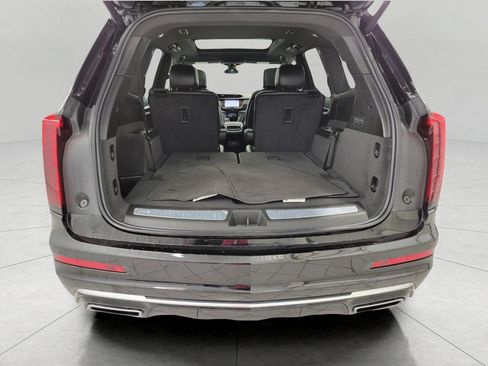 Certified 2025 Cadillac XT6 Premium Luxury image 17