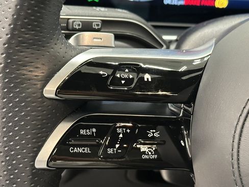 Used 2025 Mercedes-Benz GLS 450 4MATIC image 27