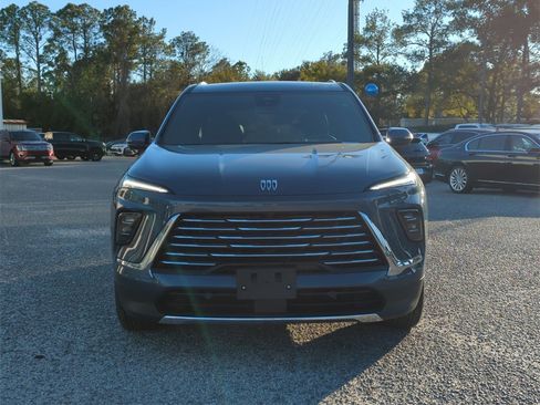 Used 2025 Buick Enclave Preferred image 8