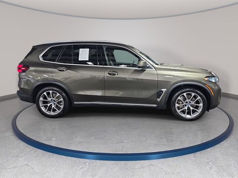 Certified 2024 BMW X5 xDrive50e w/ Premium Package image 9