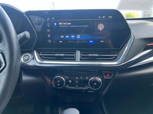 Used 2025 Chevrolet Trax RS w/ Driver Confidence Package FWD image 12