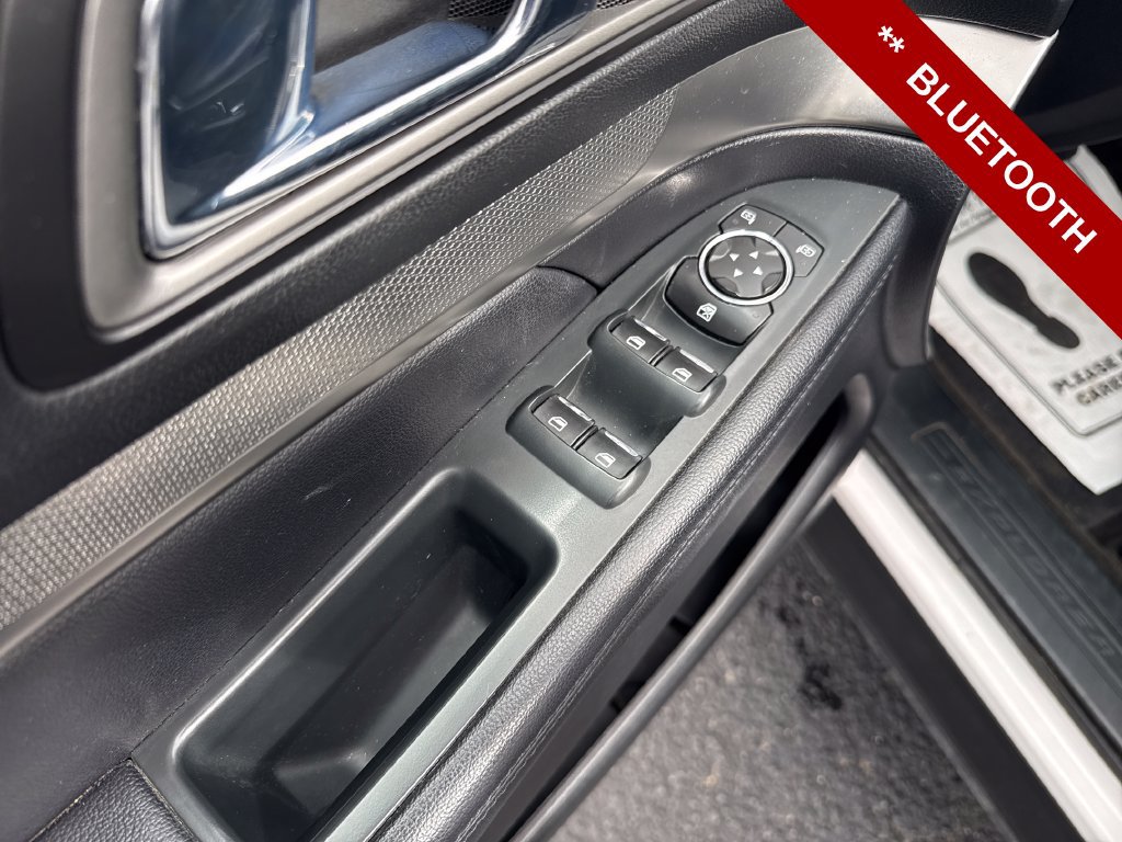 Used 2018 Ford Explorer XLT w/ Equipment Group 202A AWD/4WD image 14