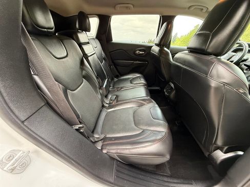 Used 2015 Jeep Cherokee Trailhawk w/ Comfort/Convenience Group AWD/4WD image 15