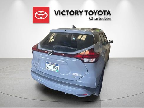 Used 2023 Nissan Kicks SR w/ SR Premium Package FWD image 4