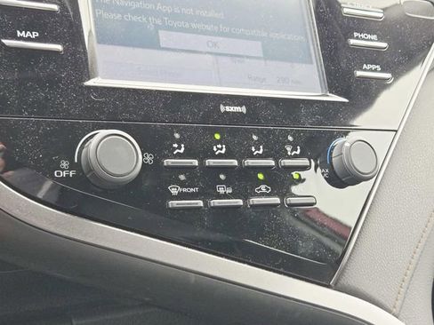 Used 2020 Toyota Camry LE w/ Convenience Package FWD image 13