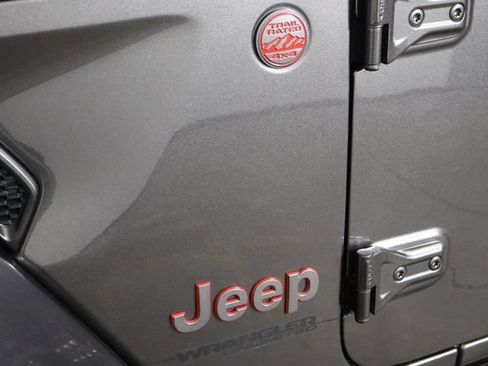 Used 2022 Jeep Wrangler Unlimited Rubicon AWD/4WD image 35