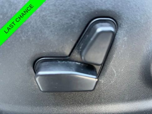 Used 2018 Jeep Cherokee Limited FWD image 13