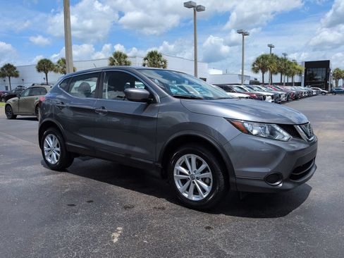 Used 2019 Nissan Rogue Sport S w/ Appearance Package FWD image 2