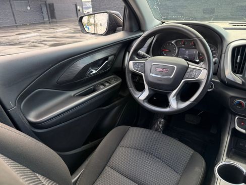 Used 2022 GMC Terrain SLE w/ Driver Convenience Package image 16
