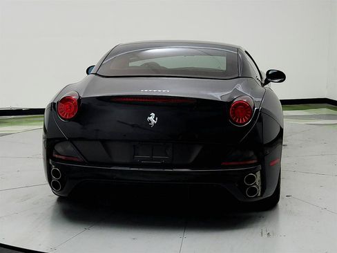 Used 2010 Ferrari California RWD image 6