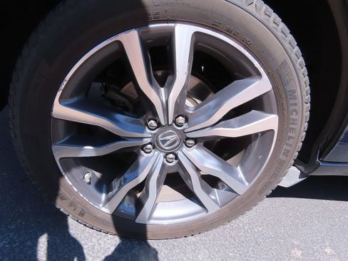 Used 2019 Acura MDX FWD w/ Advance Package image 17