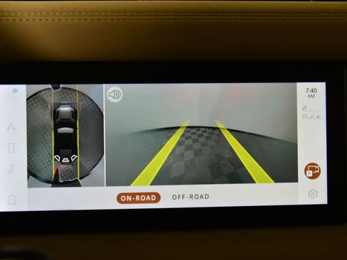 Used 2020 Land Rover Defender 110 SE image 32