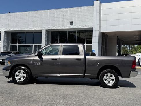 Used 2019 RAM 1500 Classic SLT RWD image 17
