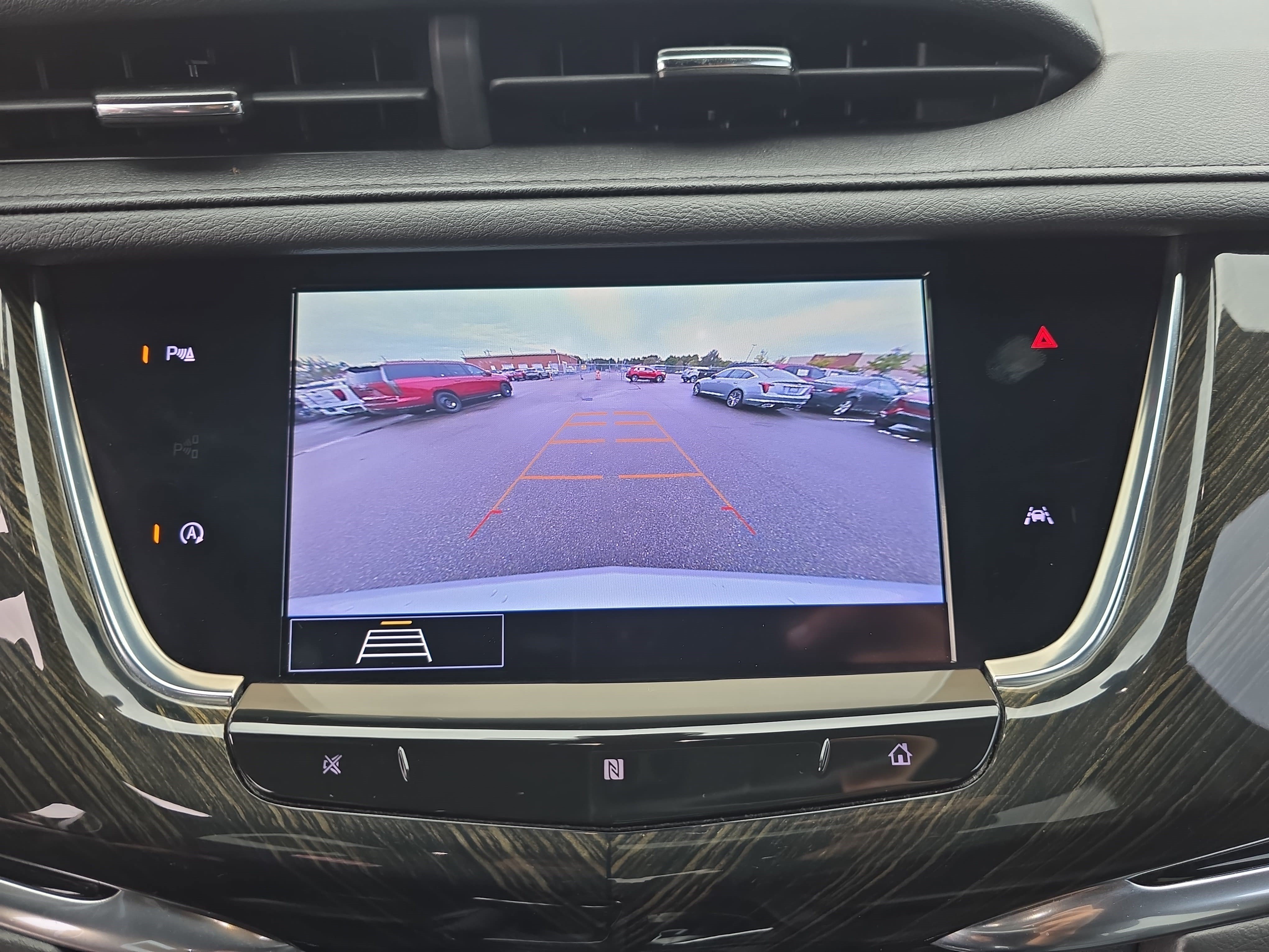 Used 2020 Cadillac XT6 Premium Luxury FWD image 23
