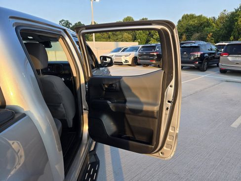Used 2023 Toyota Tacoma SR AWD/4WD image 23
