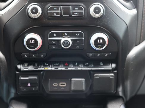 Used 2020 GMC Sierra 2500 AT4 w/ AT4 Premium Package image 30