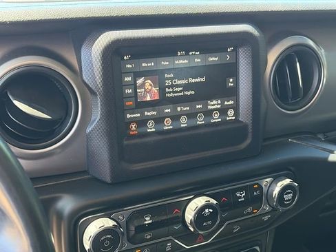 Used 2020 Jeep Wrangler Sport image 16