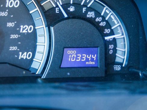 Used 2014 Toyota Camry SE image 6