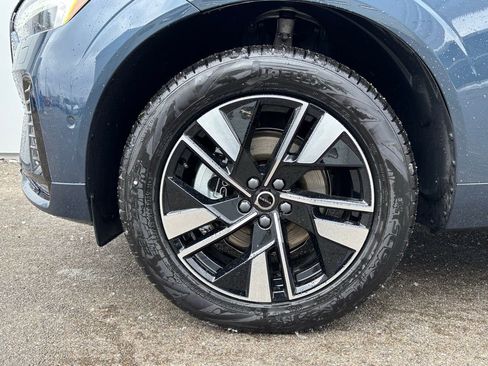 New 2026 Volvo XC60 B5 Plus w/ Climate Package image 9