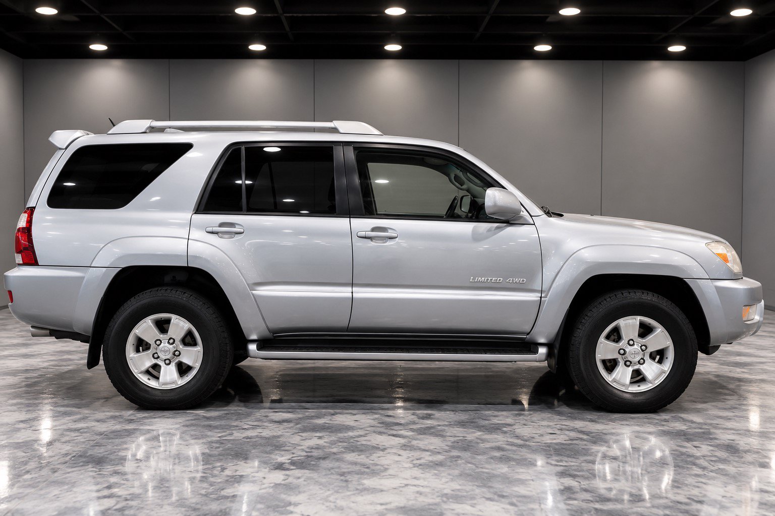 Used 2004 Toyota 4Runner Limited w/ Preferred Accessory Pkg AWD/4WD image 6