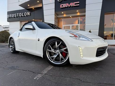 Used 2017 Nissan 370Z Touring Sport image 3