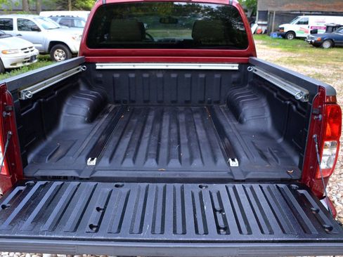 Used 2008 Nissan Frontier LE w/ Leather Pkg image 10