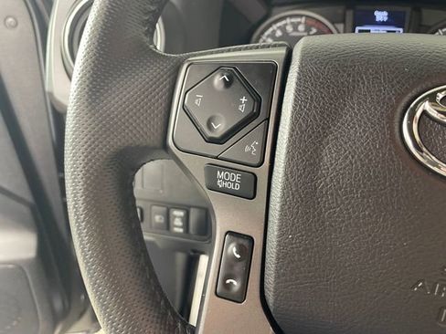 Used 2021 Toyota Tacoma TRD Off-Road image 13
