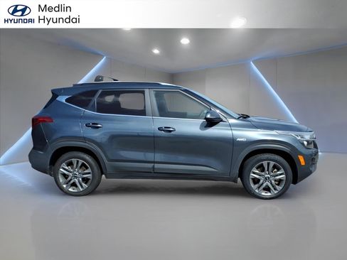 Used 2023 Kia Seltos S image 2