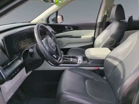 Used 2024 Kia Carnival SX Prestige image 9