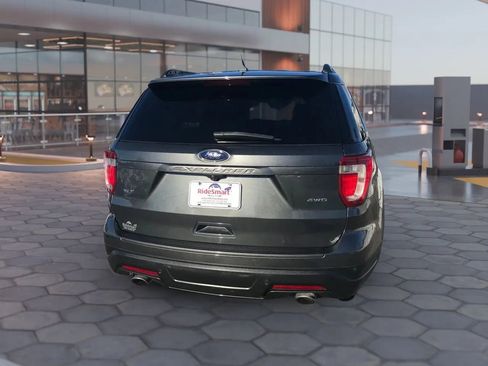 Used 2018 Ford Explorer XLT w/ Equipment Group 202A image 9