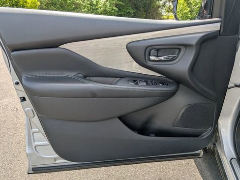 Used 2016 Nissan Murano S AWD/4WD image 10