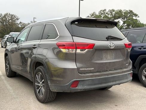 Used 2017 Toyota Highlander XLE image 7