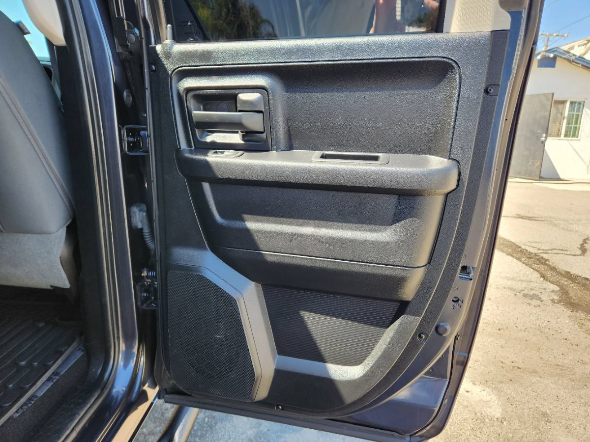 Used 2014 RAM 1500 Express RWD image 34